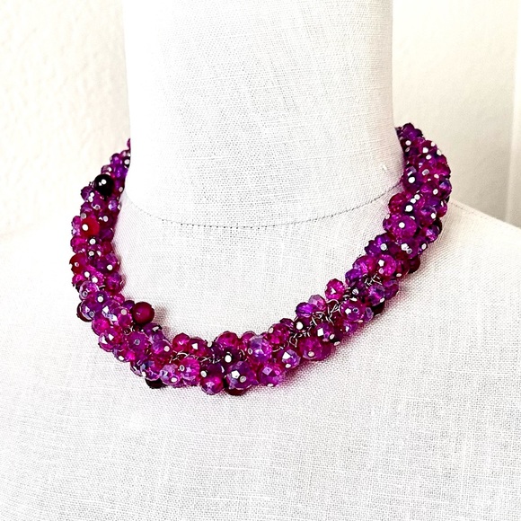 WHITE HOUSE BLACK MARKET Magenta Pink Cluster Beaded Necklace - Picture 6 of 6